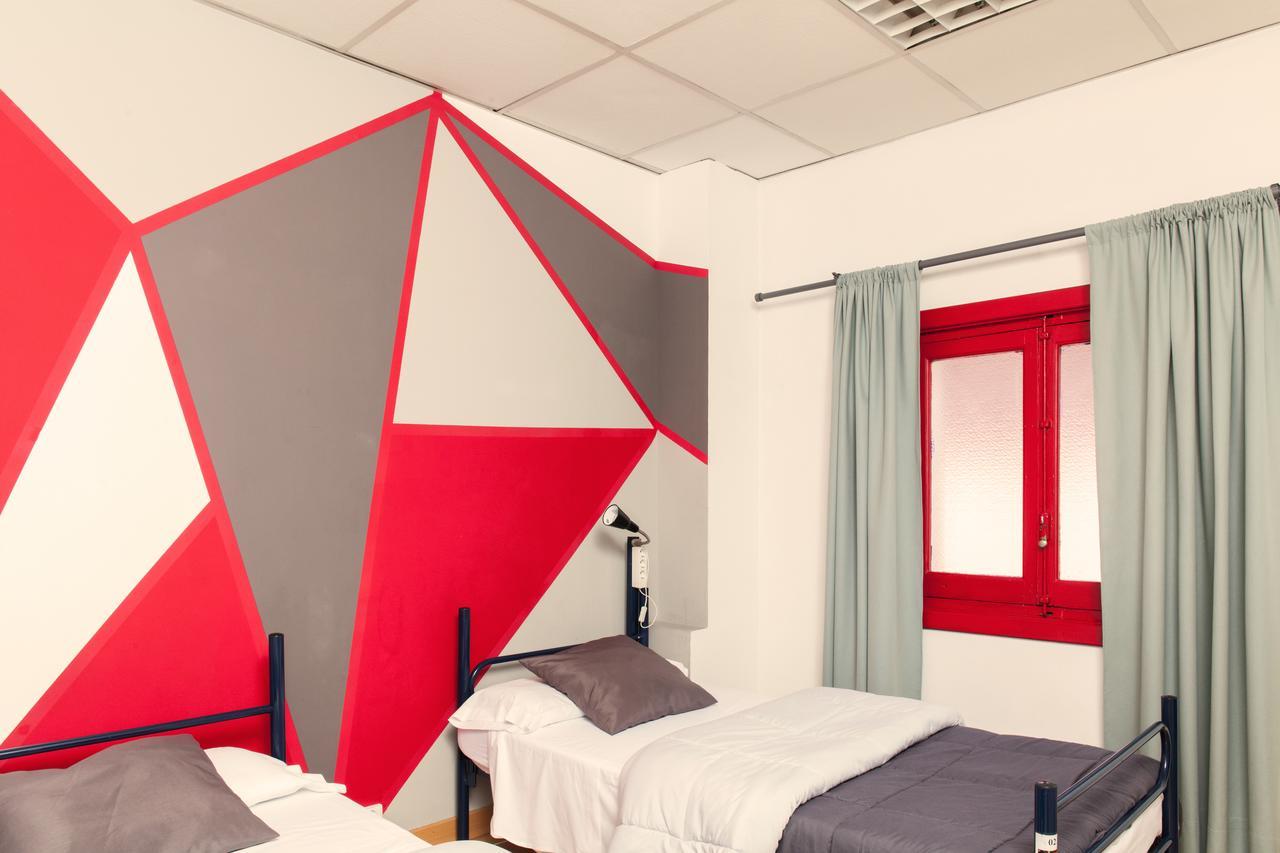 Cats Chill Out Hostel マドリード エクステリア 写真