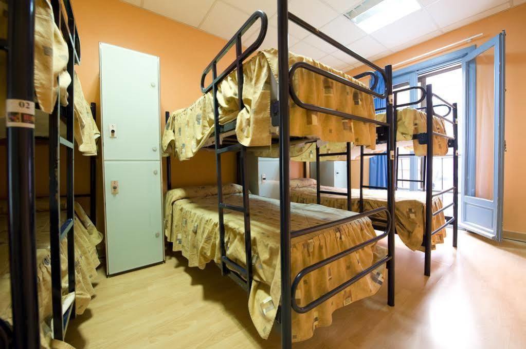Cats Chill Out Hostel マドリード エクステリア 写真